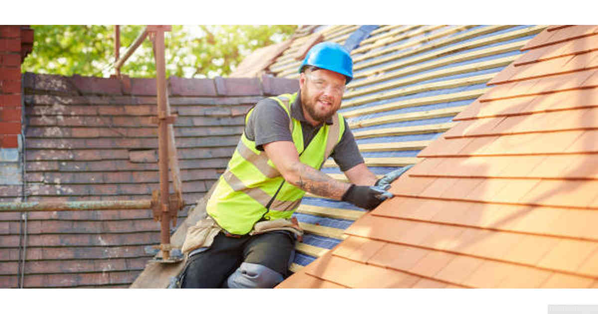 Professional Cleaning Services for Your Home’s Roof in Capitola