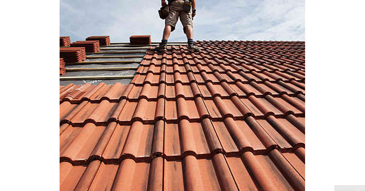 Regular Cleanings Keep Your Lockhart Roof Looking Great